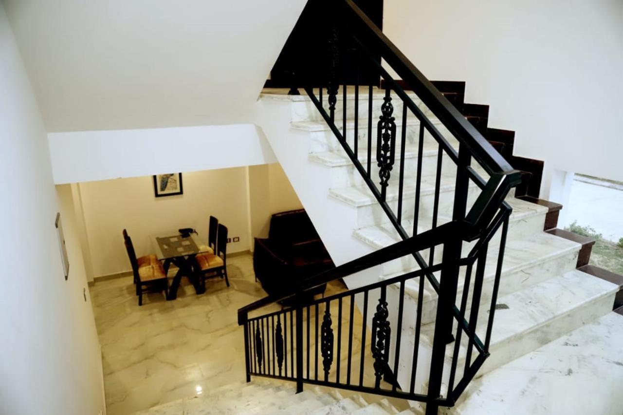 Country Inn Hotels & Resorts Vrindavan Exterior photo